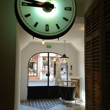 Hotel De La Pinede