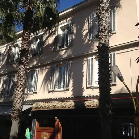 De La Pinede Hotell 3*