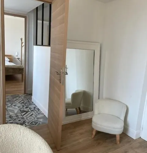 Hotel De La Pinède 3*