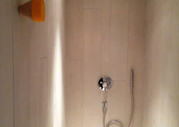 Hotel De La Pinède 3*